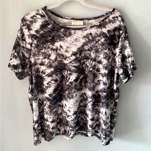 Black & White Tie Dye Shirt. Size 2X